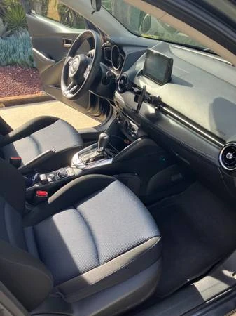2019 Toyota Yaris - Image 12 of 13