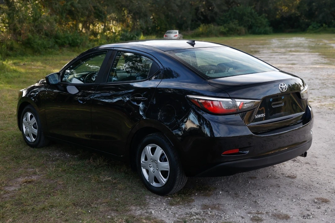 2019 Toyota Yaris - Image 5 of 12