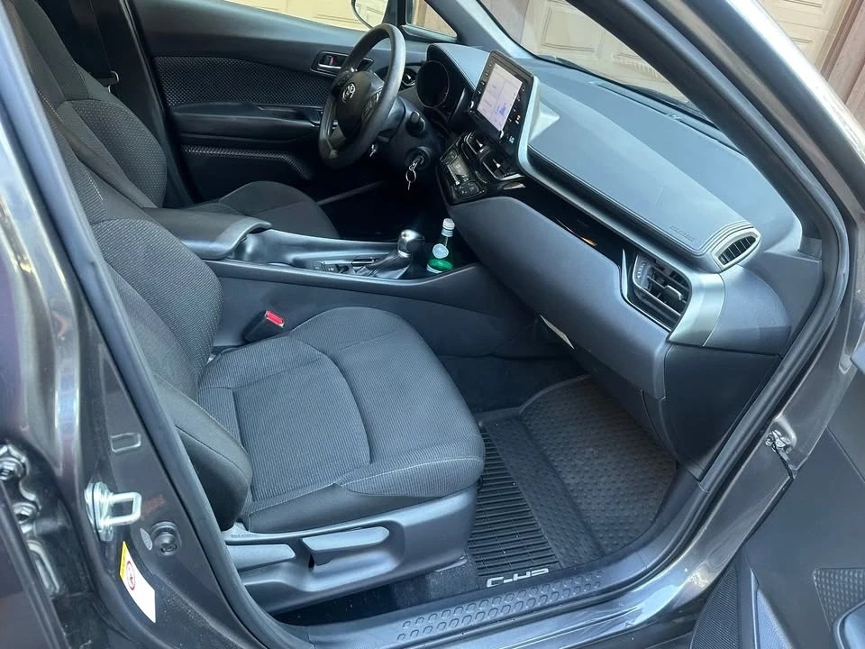 2019 Toyota C-HR - Image 8 of 12