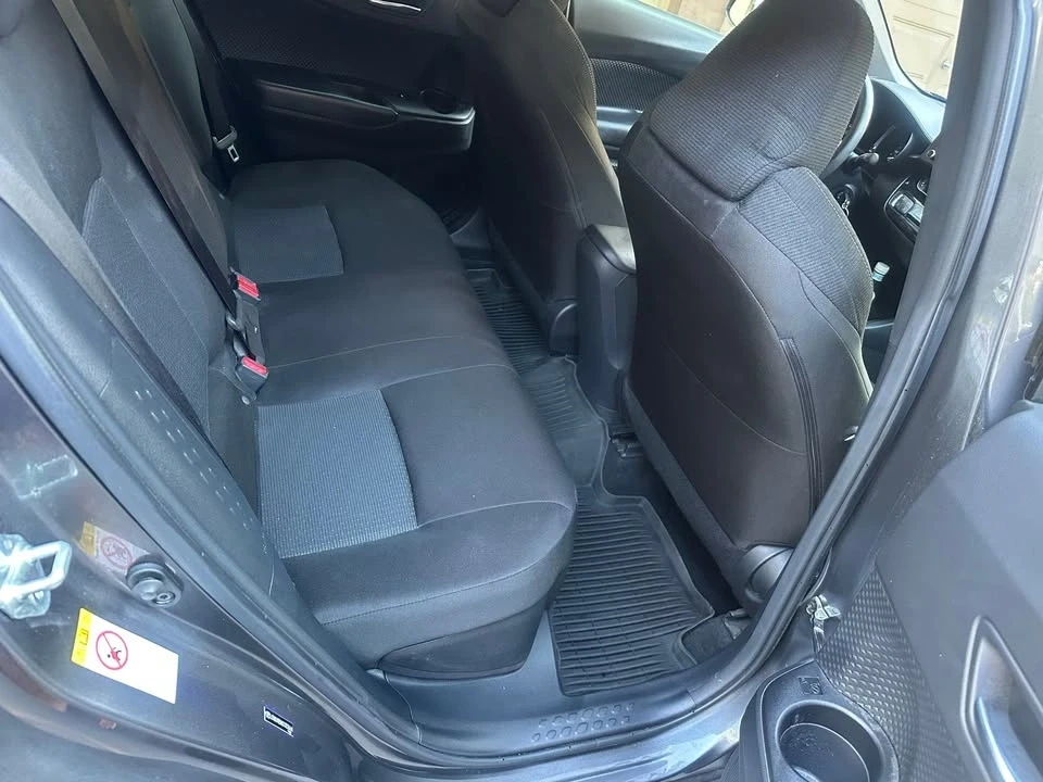 2019 Toyota C-HR - Image 9 of 12