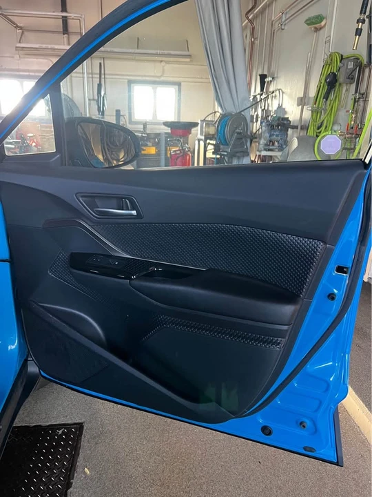 2019 Toyota C-HR - Image 10 of 15