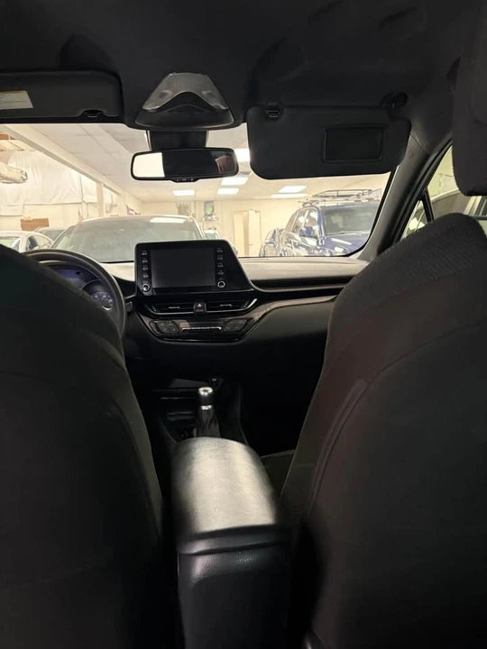 2019 Toyota C-HR - Image 8 of 15