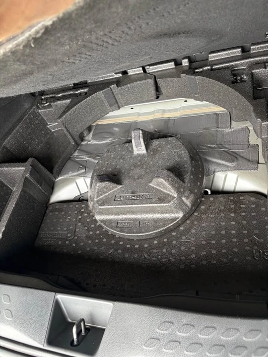 2019 Toyota C-HR - Image 11 of 15