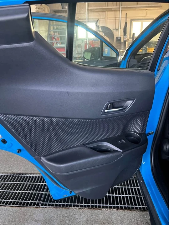 2019 Toyota C-HR - Image 9 of 15