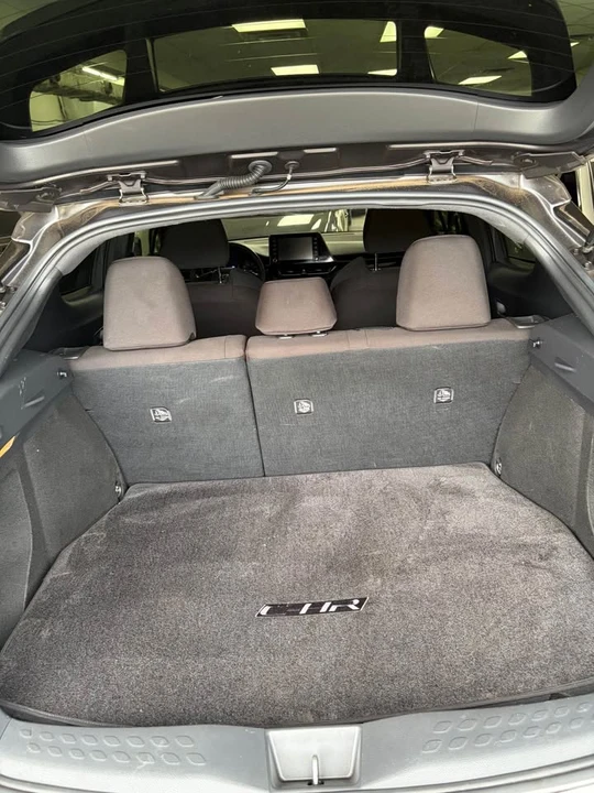 2019 Toyota C-HR - Image 10 of 15