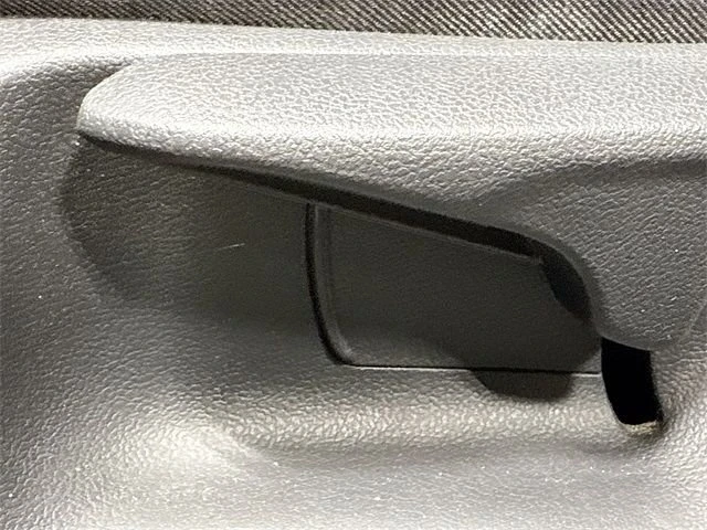 2019 Toyota C-HR - Image 16 of 18