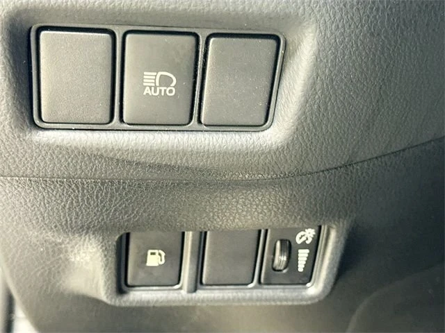 2019 Toyota C-HR - Image 8 of 18