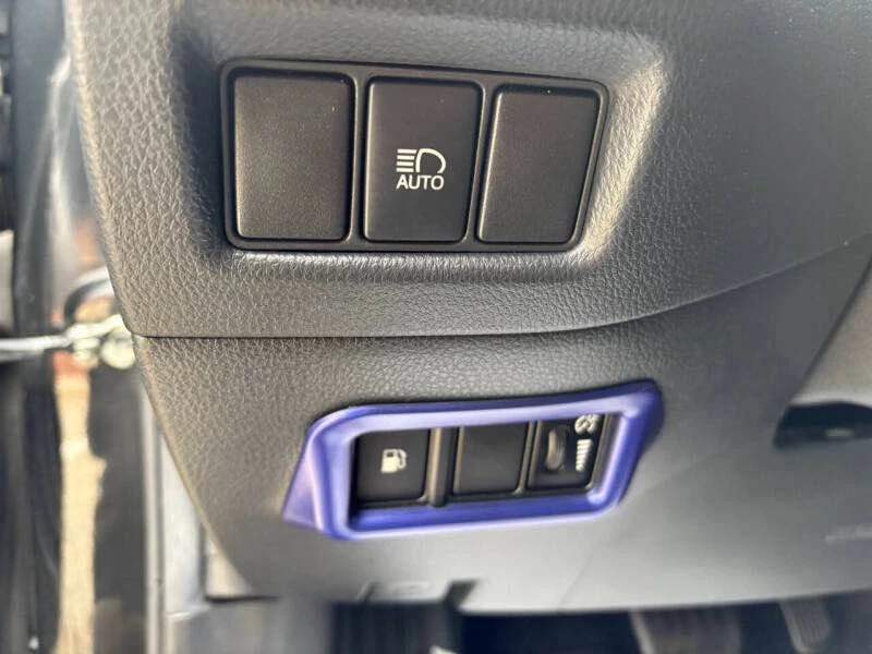 2019 Toyota C-HR - Image 15 of 20