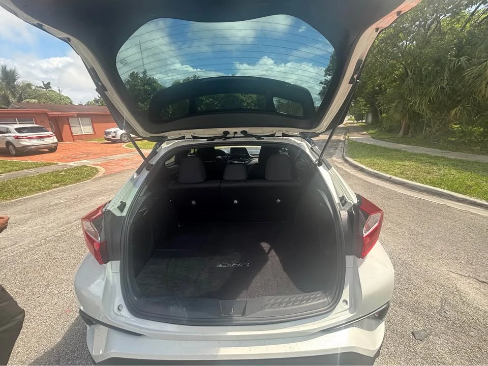2019 Toyota C-HR - Image 9 of 15