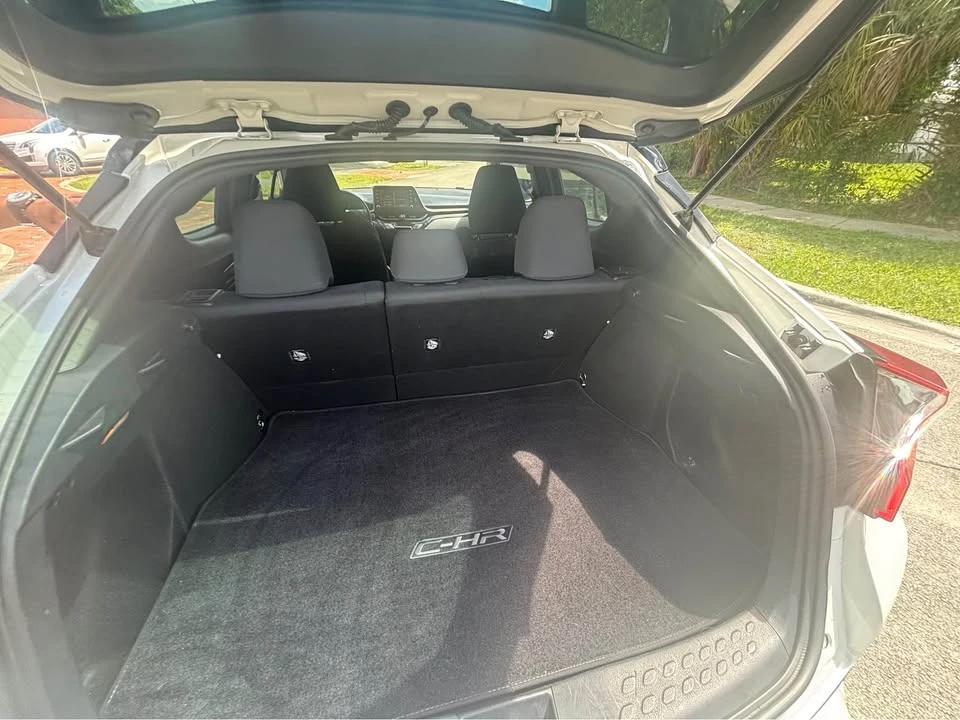 2019 Toyota C-HR - Image 10 of 15