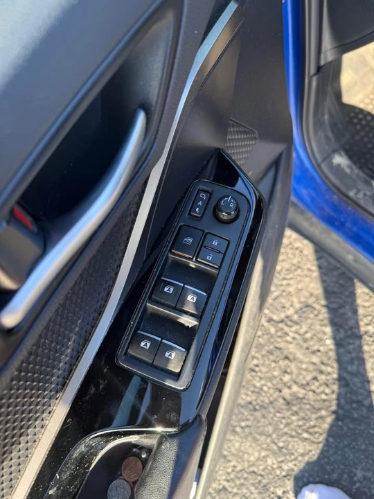 2019 Toyota C-HR - Image 16 of 20