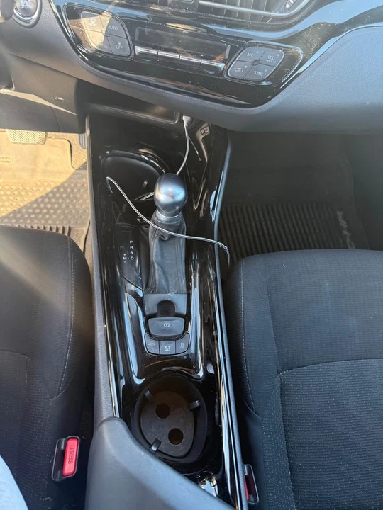 2019 Toyota C-HR - Image 14 of 20