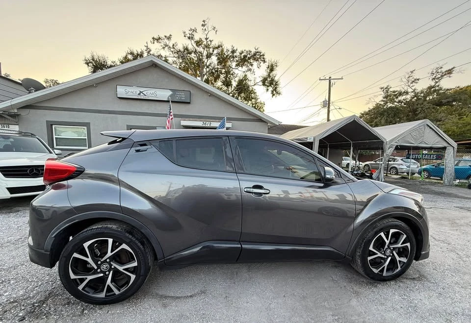 2019 Toyota C-HR - Image 10 of 19