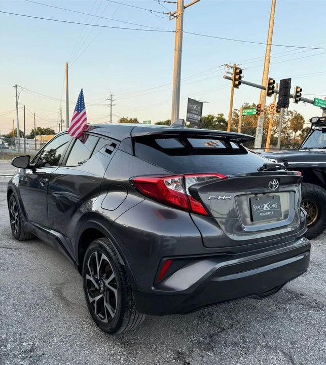 2019 Toyota C-HR - Image 12 of 19