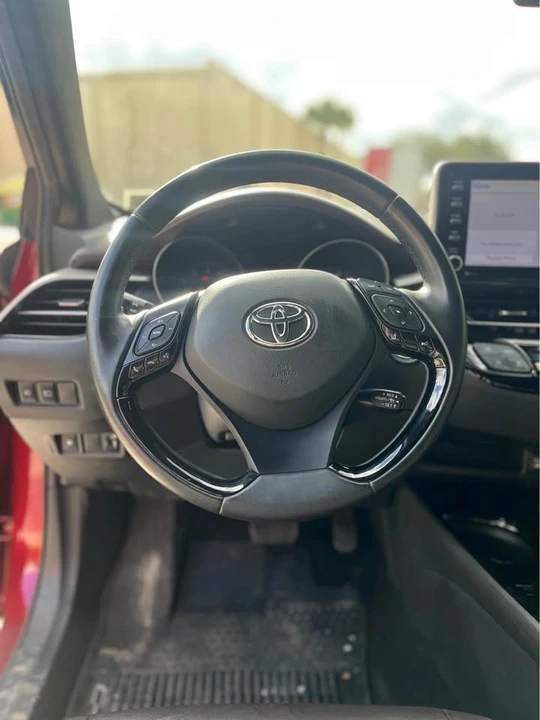 2019 Toyota C-HR - Image 8 of 11