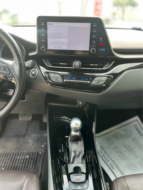 2019 Toyota C-HR - Image 9 of 11