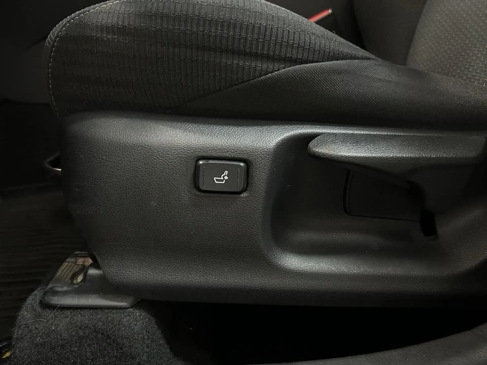 2019 Toyota C-HR - Image 17 of 20