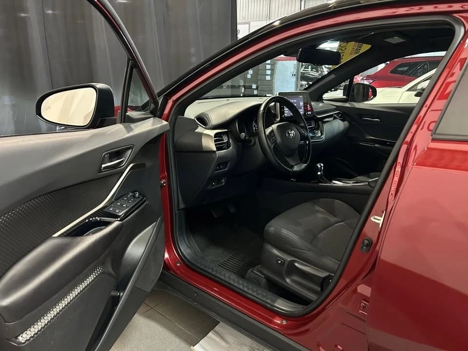 2019 Toyota C-HR - Image 18 of 20