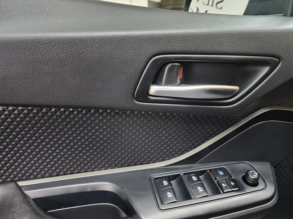 2019 Toyota C-HR - Image 11 of 17