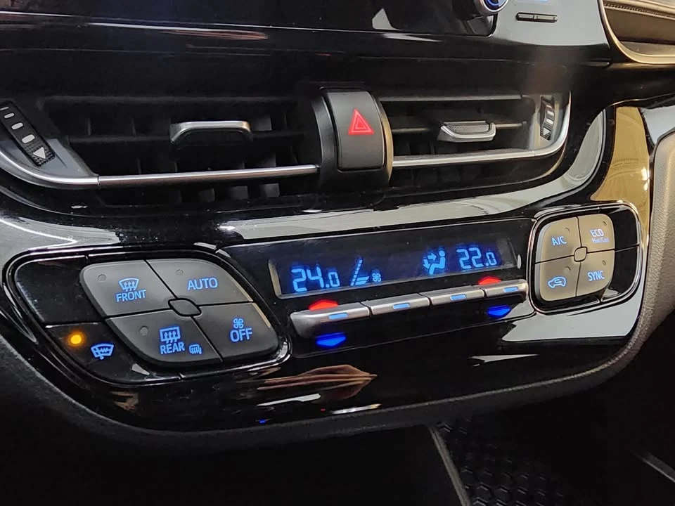 2019 Toyota C-HR - Image 14 of 17