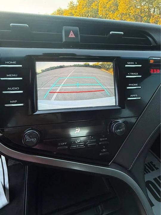 2019 Toyota Camry 8th Gen - Image 15 of 17