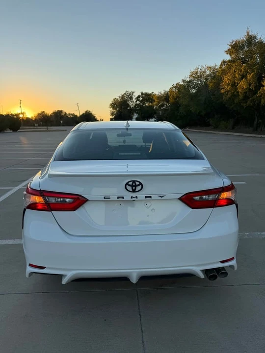 2019 Toyota Camry 8th Gen - Image 16 of 17