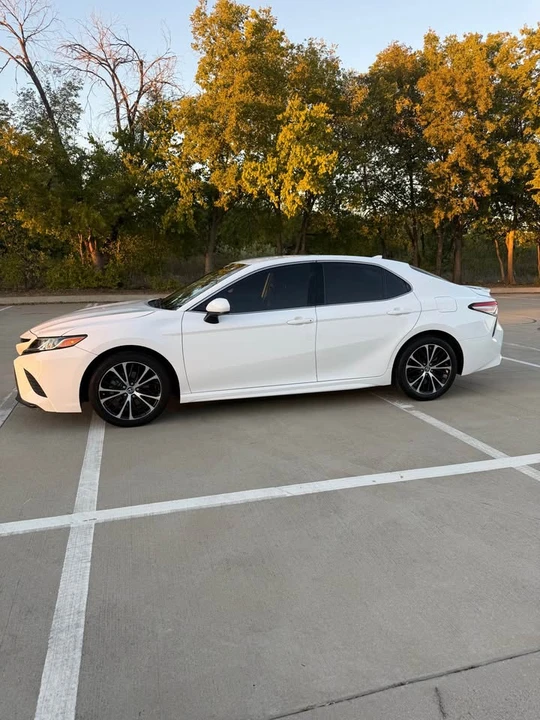 2019 Toyota Camry 8th Gen - Image 7 of 17