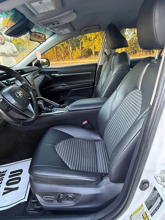 2019 Toyota Camry 8th Gen - Image 10 of 17