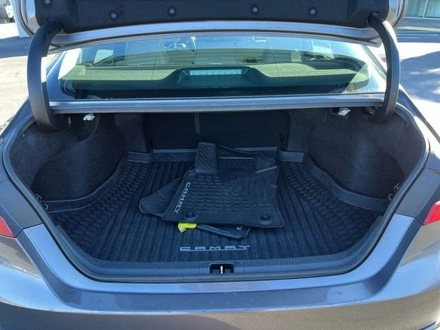 2019 Toyota Camry 8th Gen - Image 10 of 20