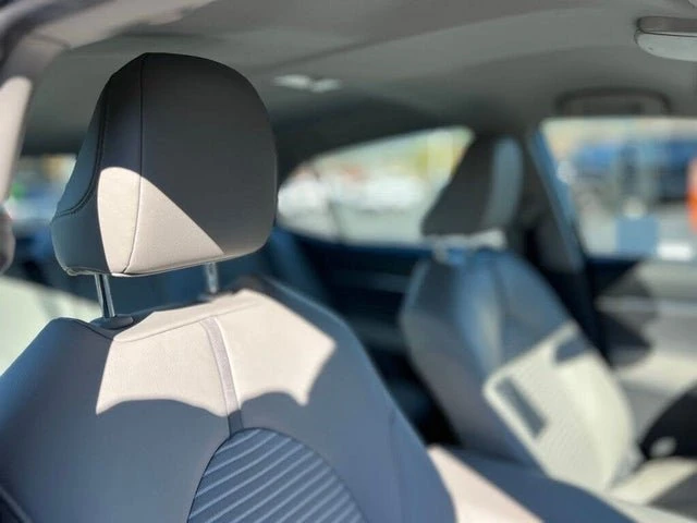 2019 Toyota Camry 8th Gen - Image 13 of 20