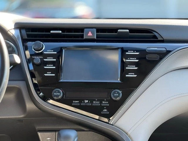 2019 Toyota Camry 8th Gen - Image 15 of 20