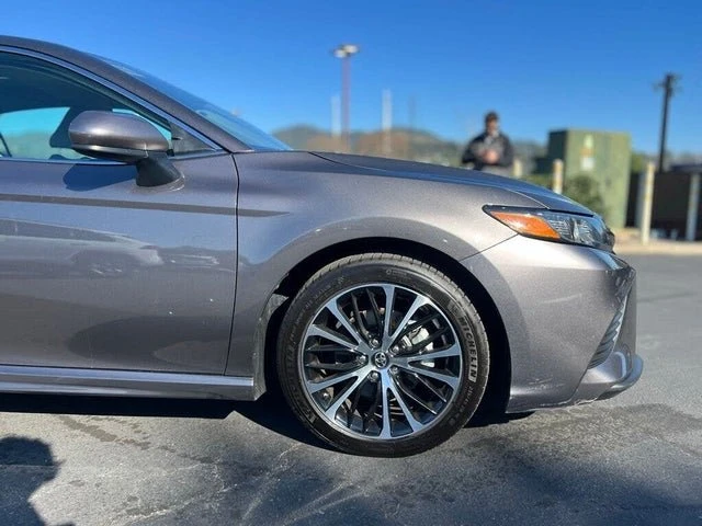 2019 Toyota Camry 8th Gen - Image 12 of 20