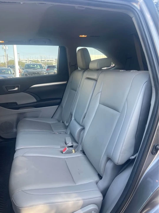 2019 Toyota Highlander - Image 4 of 4