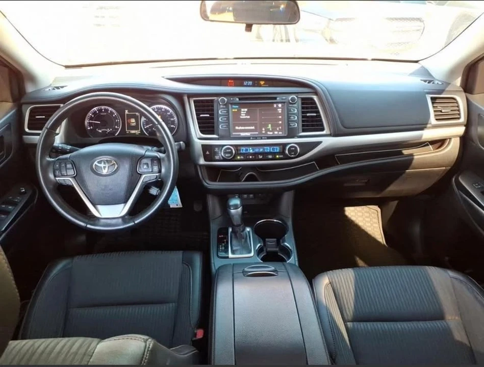 2019 Toyota Highlander - Image 19 of 20