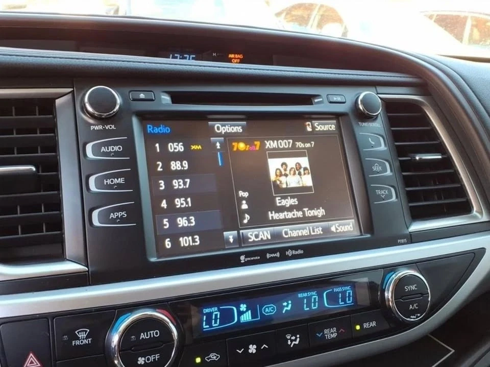 2019 Toyota Highlander - Image 6 of 20