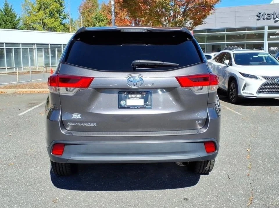 2019 Toyota Highlander - Image 12 of 20