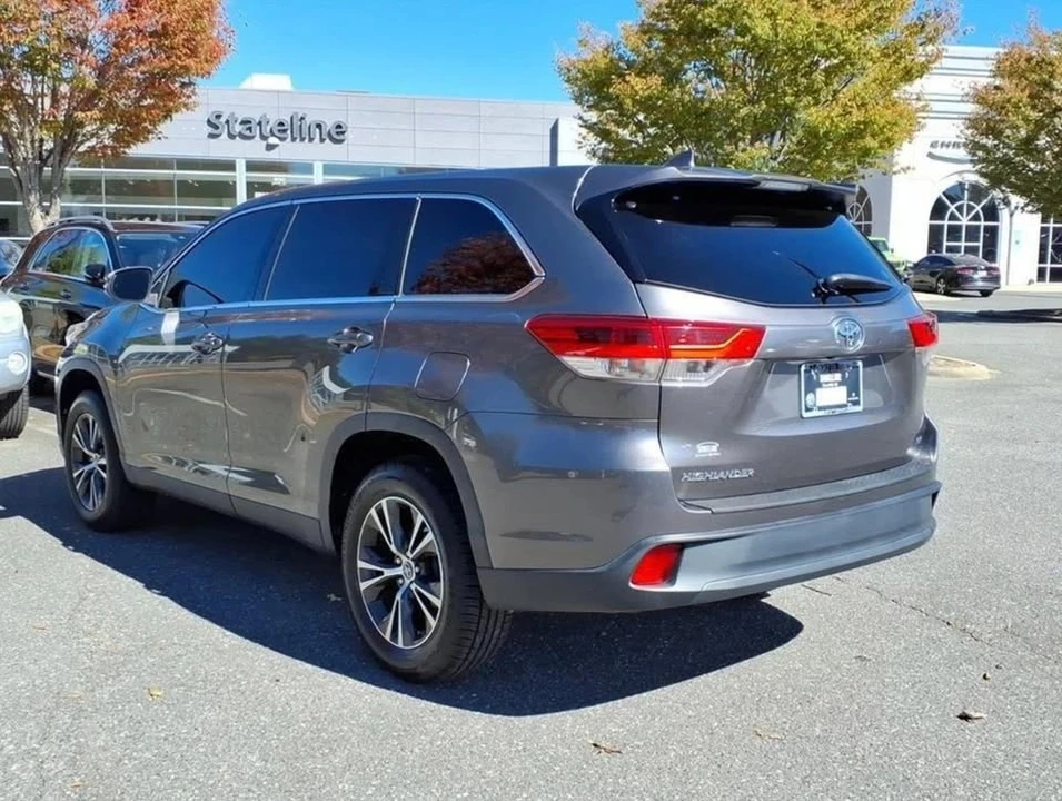 2019 Toyota Highlander - Image 11 of 20