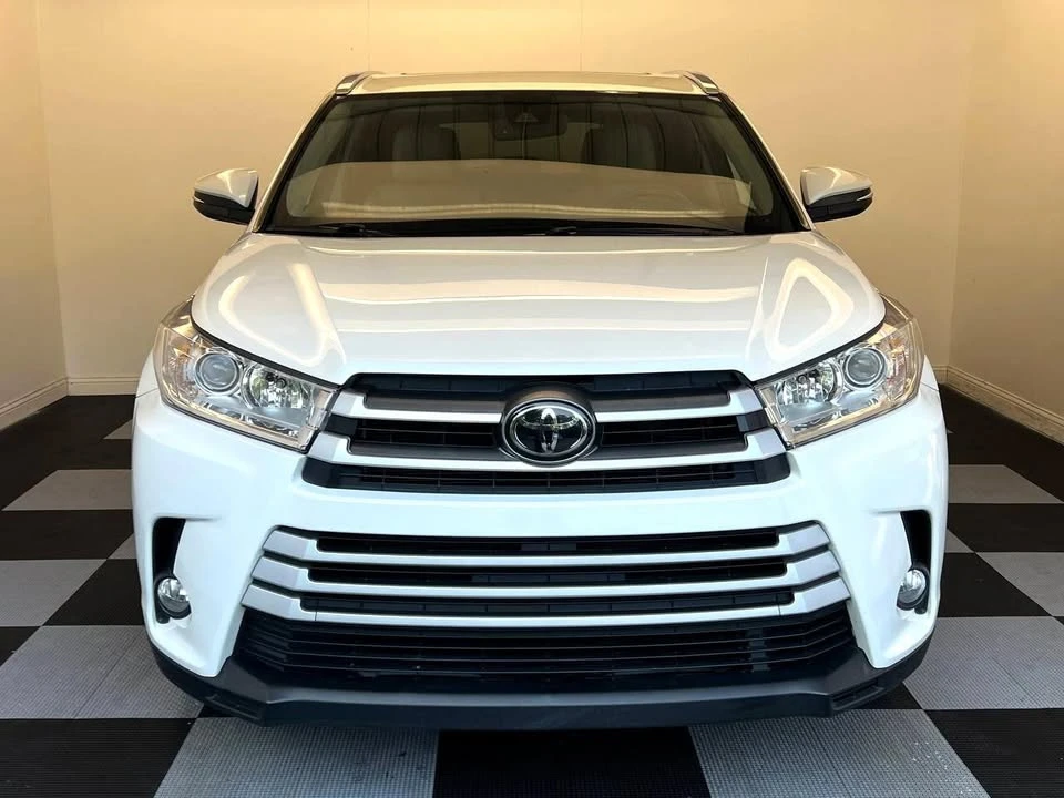 2019 Toyota Highlander - Image 2 of 20