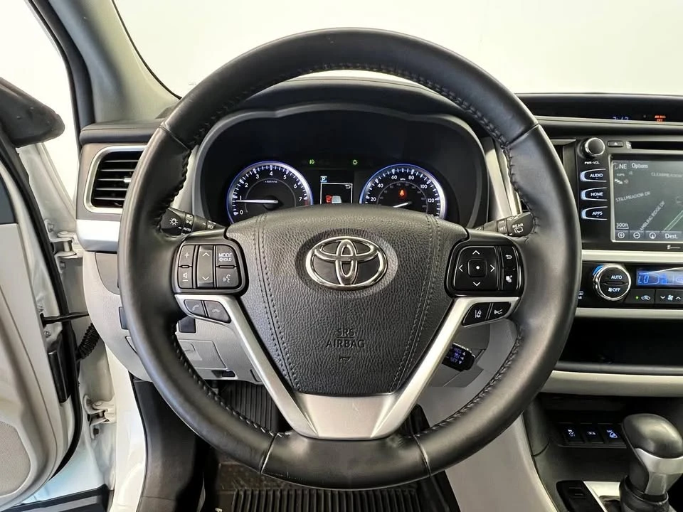 2019 Toyota Highlander - Image 17 of 20
