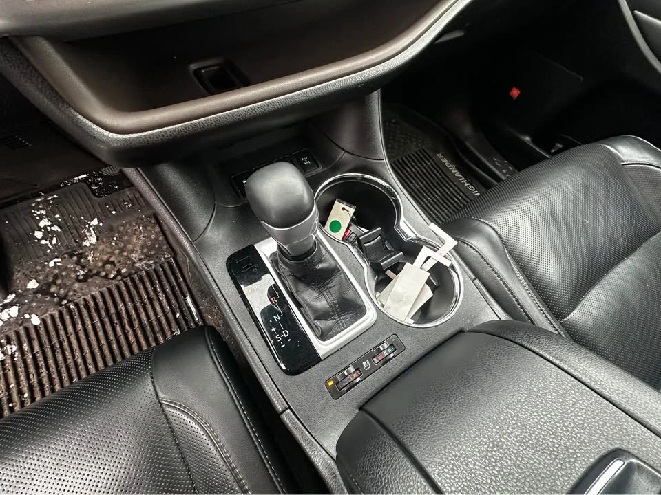 2019 Toyota Highlander - Image 10 of 16