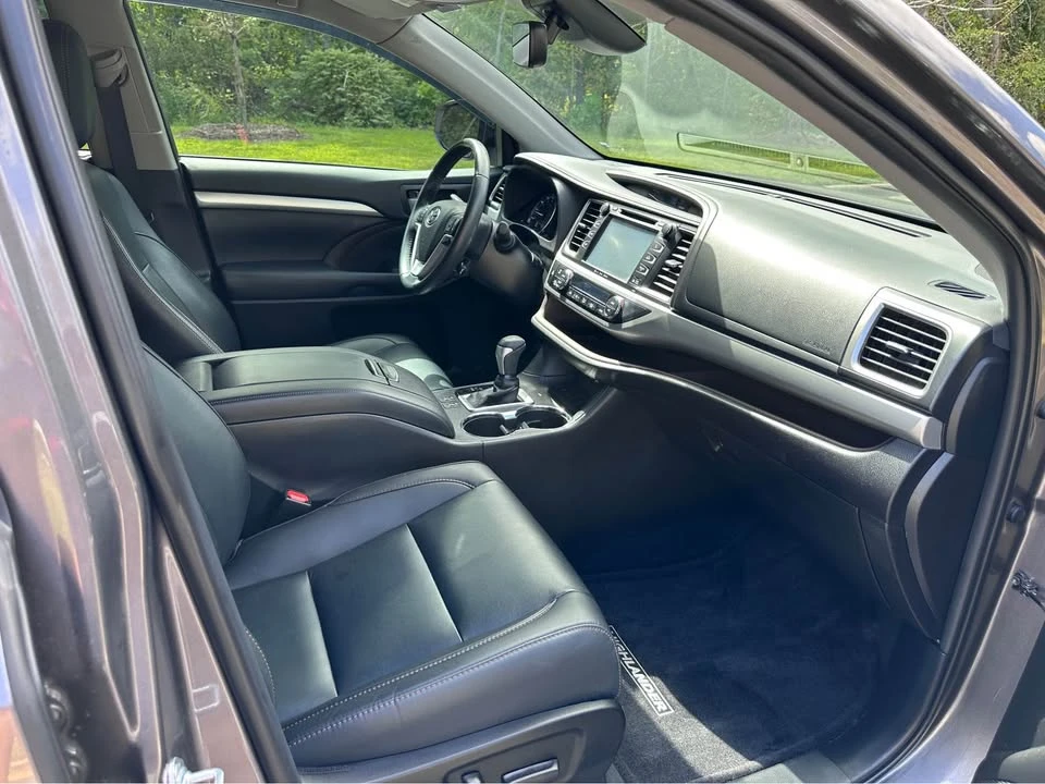 2019 Toyota Highlander - Image 14 of 18