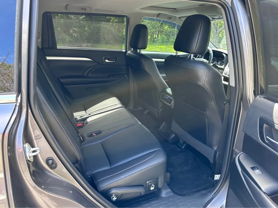 2019 Toyota Highlander - Image 12 of 18
