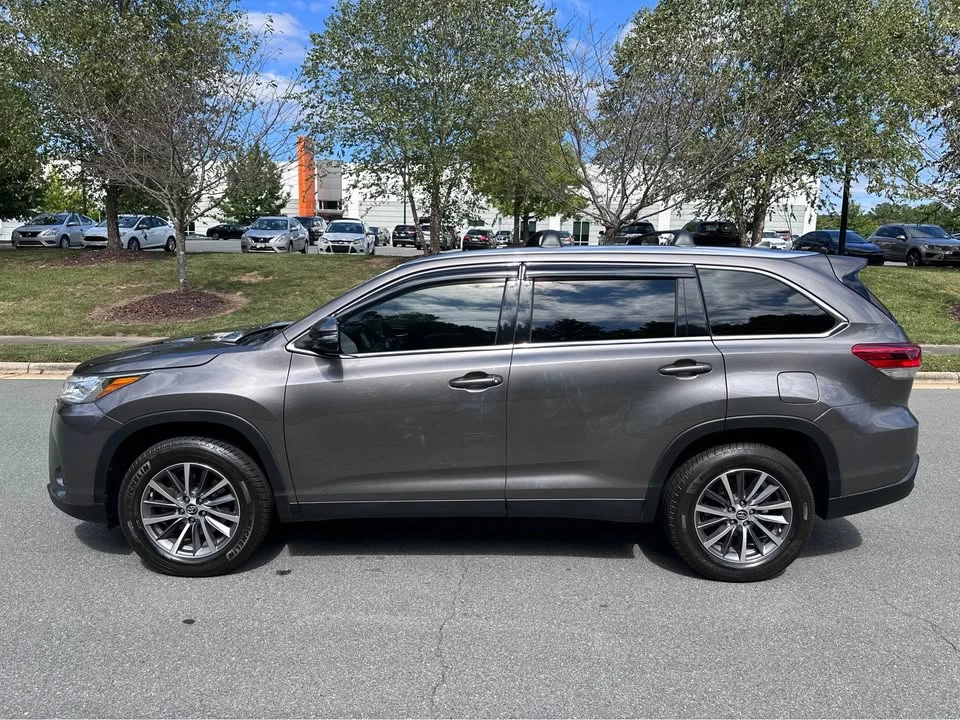 2019 Toyota Highlander - Image 5 of 18