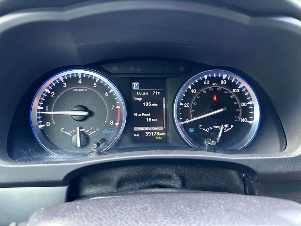 2019 Toyota Highlander - Image 17 of 18