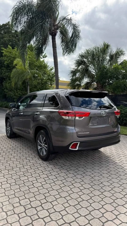 2019 Toyota Highlander - Image 6 of 13