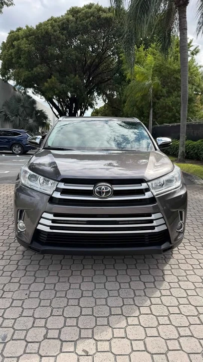 2019 Toyota Highlander - Image 2 of 13