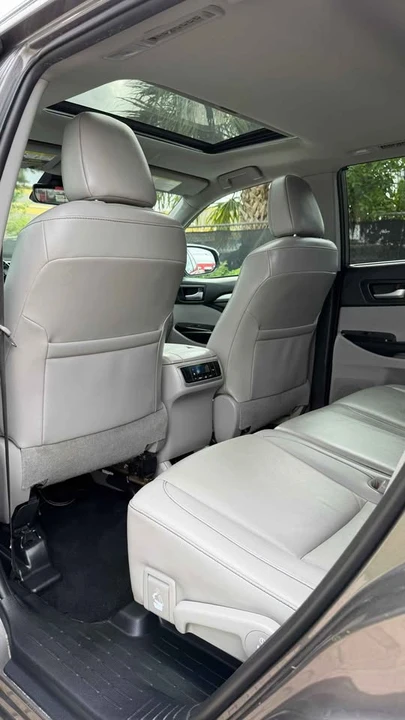 2019 Toyota Highlander - Image 9 of 13