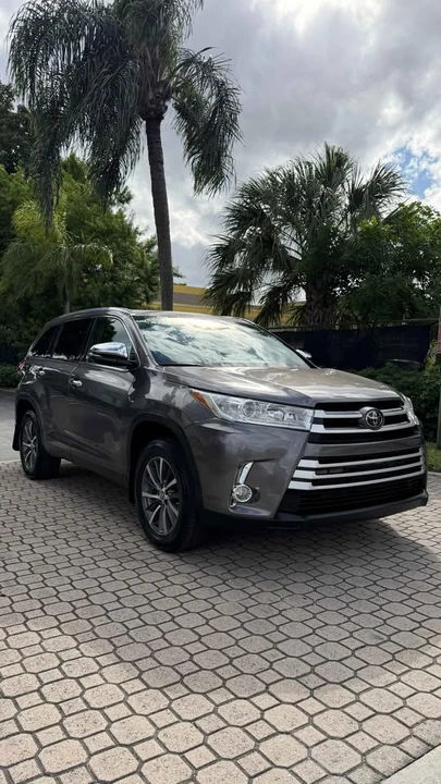 2019 Toyota Highlander - Image 3 of 13