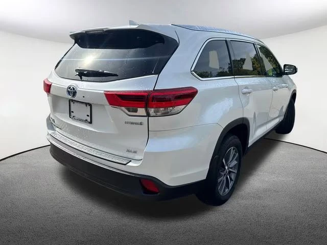 2019 Toyota Highlander - Image 10 of 20