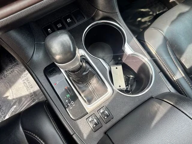 2019 Toyota Highlander - Image 9 of 20